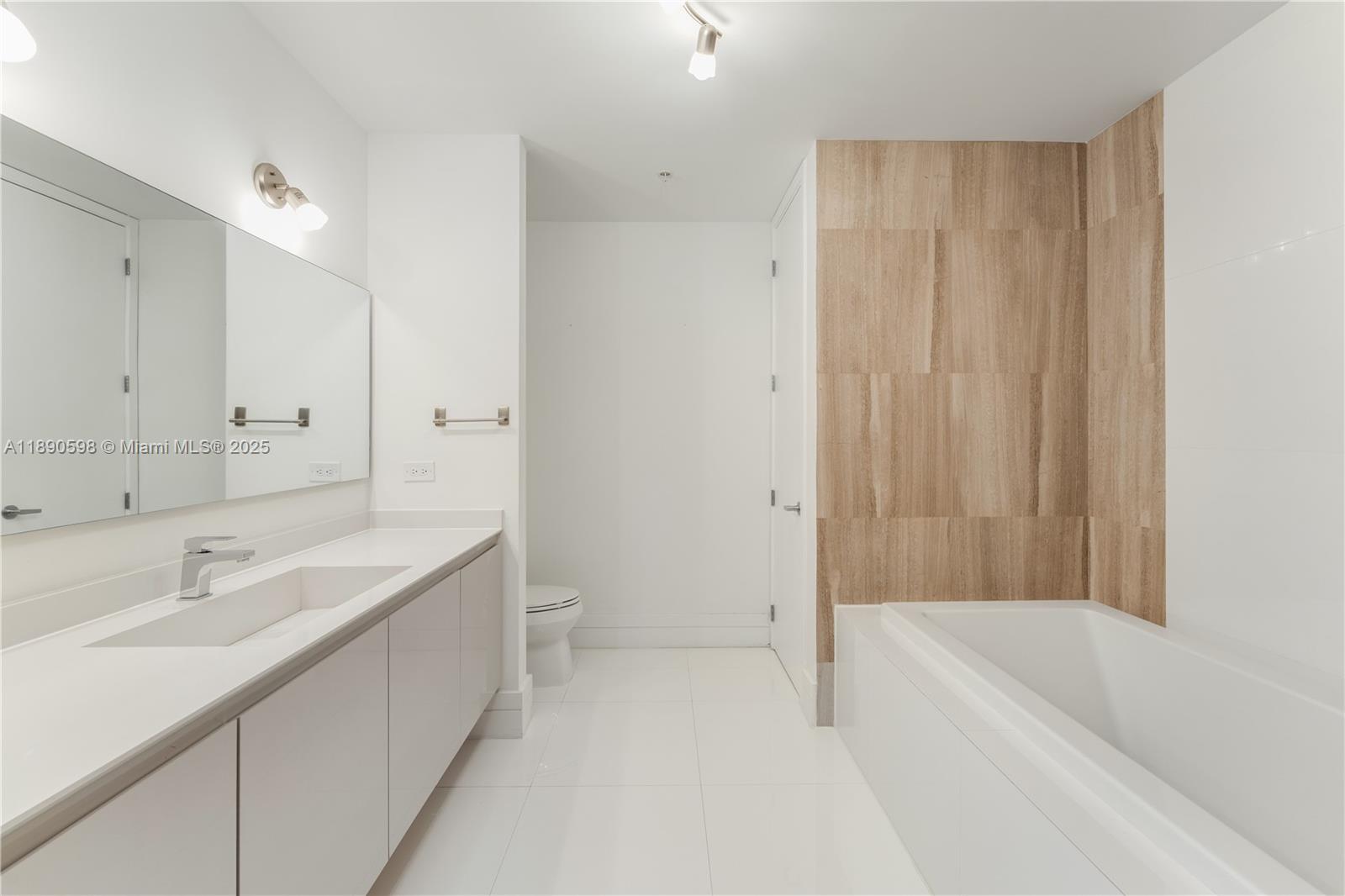 FOUR MIDTOWN MIAMI CONDO - Residential