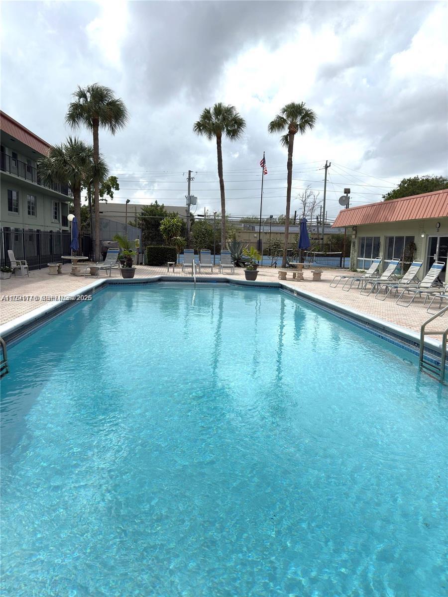 RACQUET CLUB - Residential