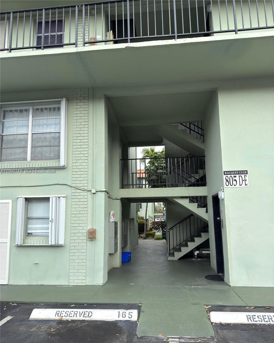 RACQUET CLUB - Residential