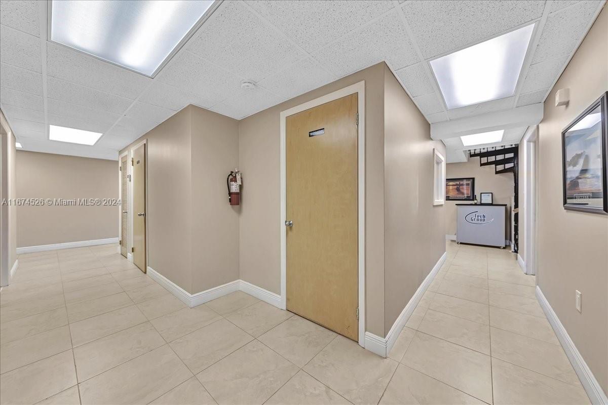 6187 NW 167th St H33