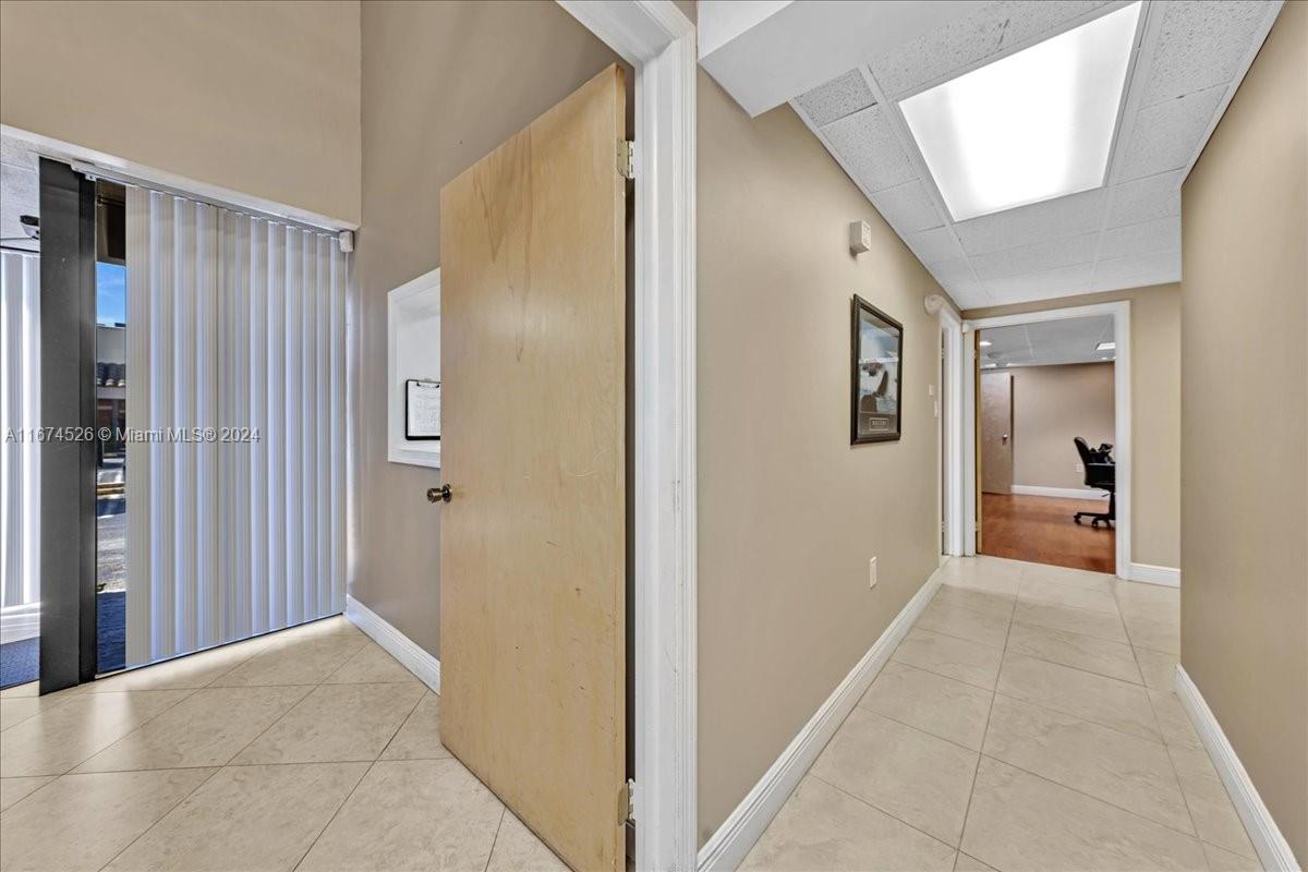 6187 NW 167th St H33