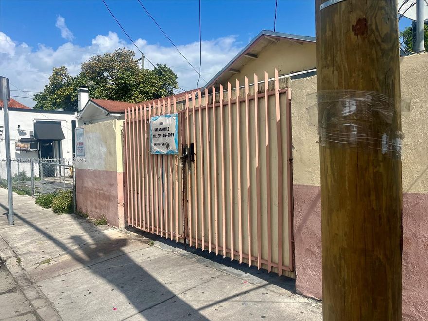 Great opportunity to own 4 rent producing units the consist of 3 residential unit as well a cafeteria. This is an upcoming area with plenty of new construction of residential and commercial units.