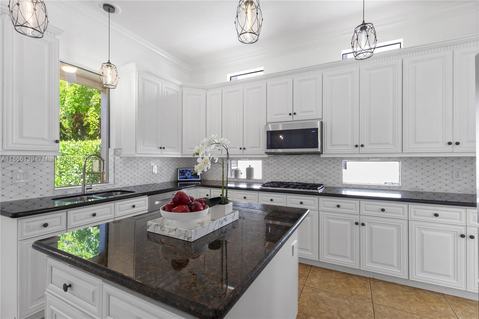 VERSAILLES - Residential