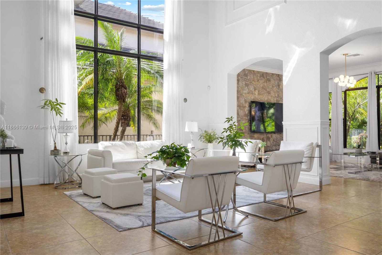 VERSAILLES - Residential