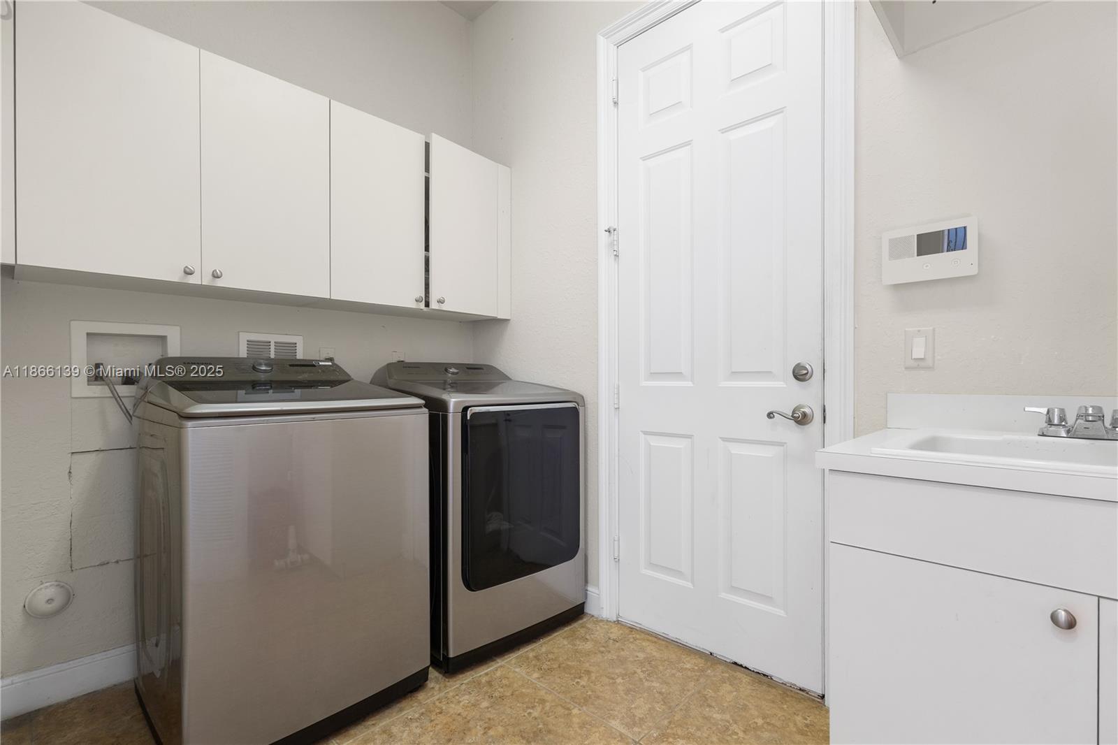 VERSAILLES - Residential