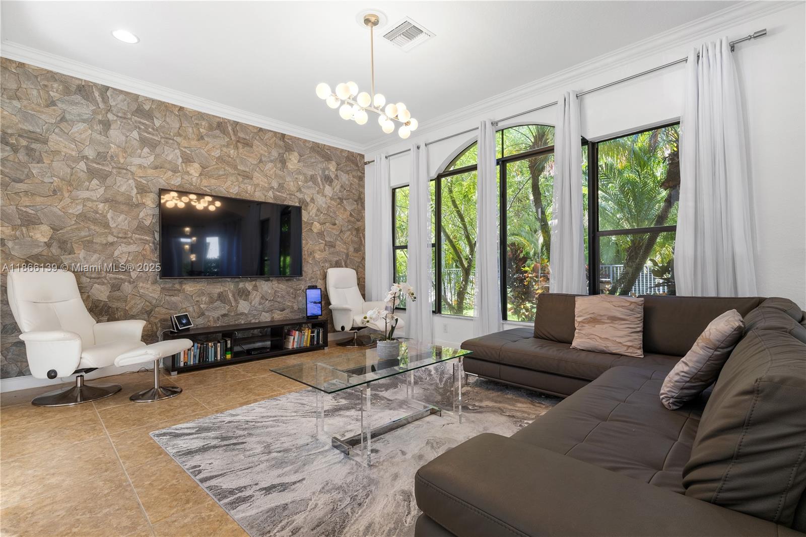 VERSAILLES - Residential