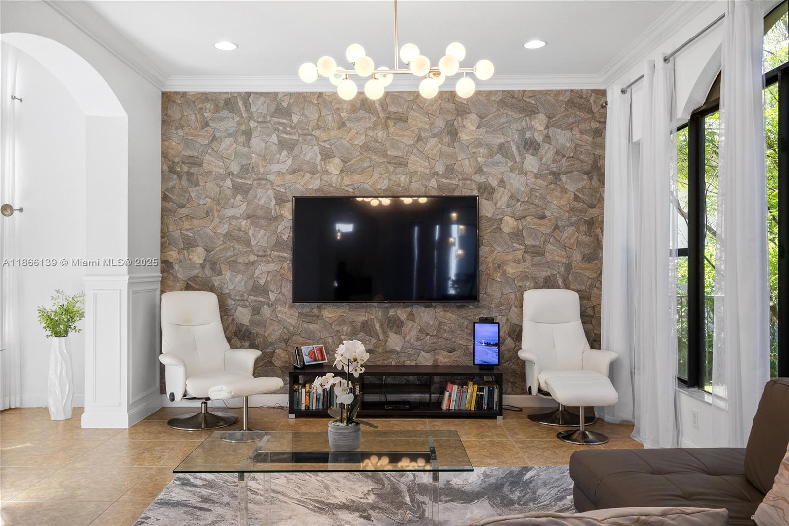 VERSAILLES - Residential