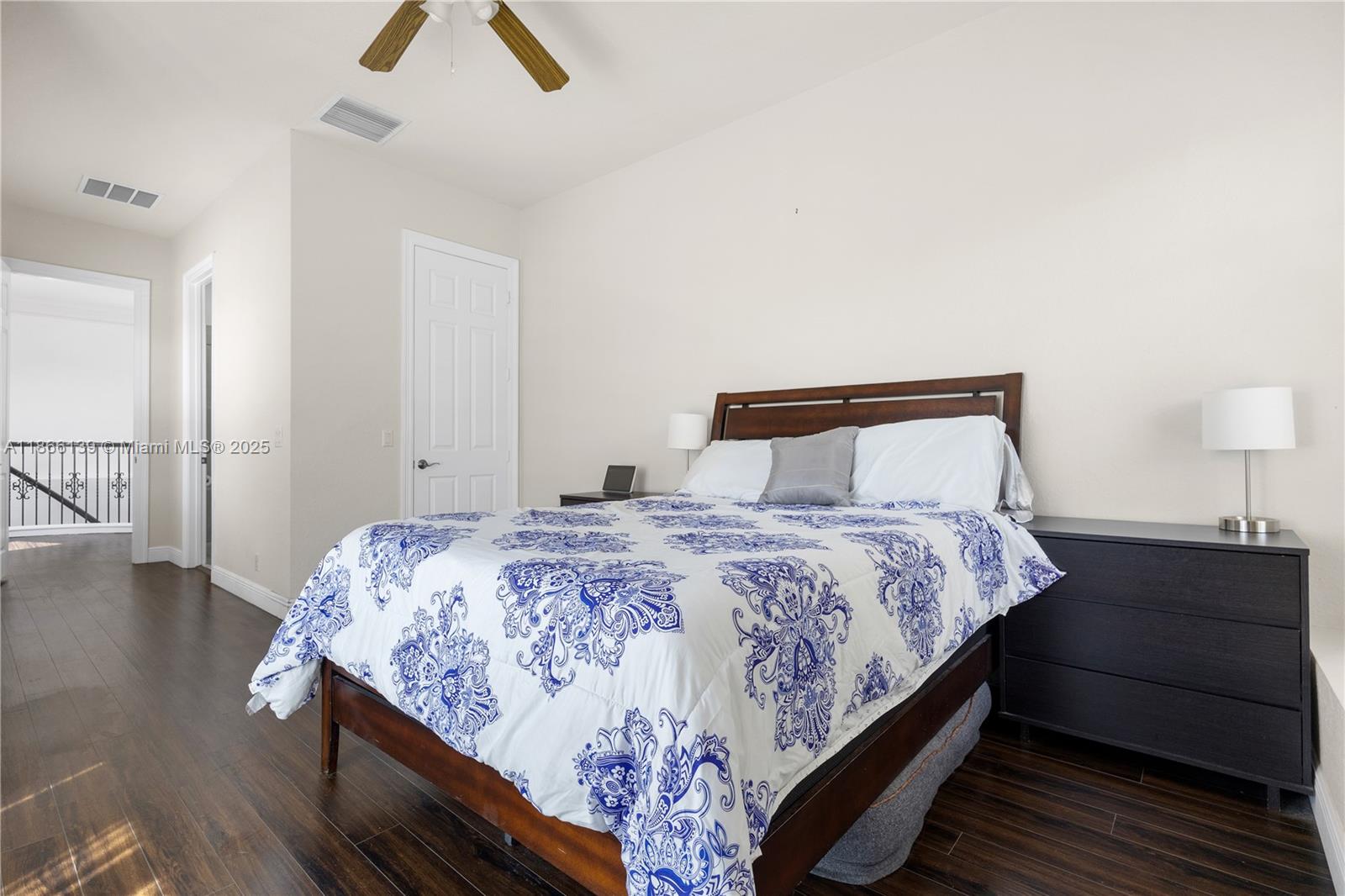 VERSAILLES - Residential