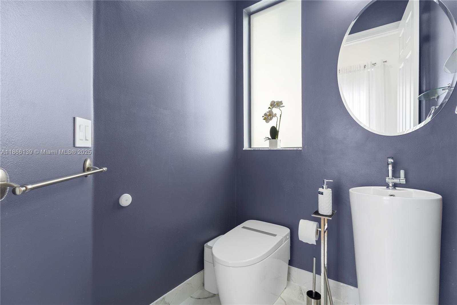 VERSAILLES - Residential