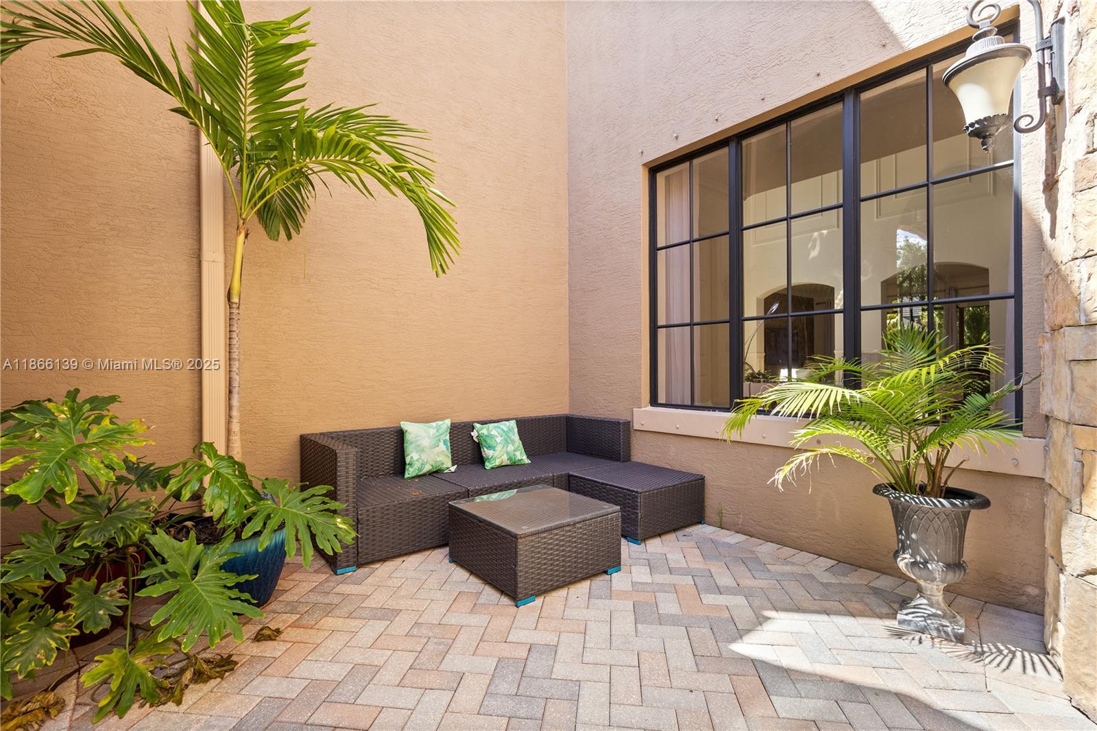 VERSAILLES - Residential