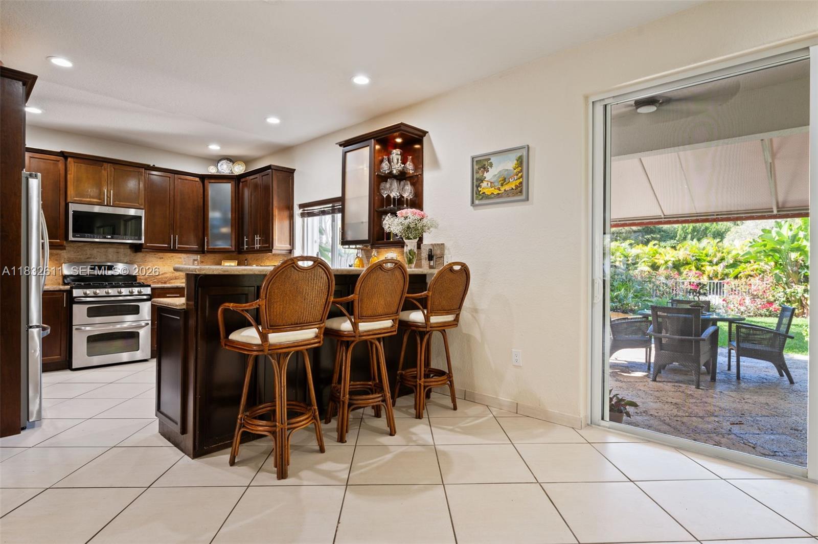 DORAL GLEN T-17816 - Residential