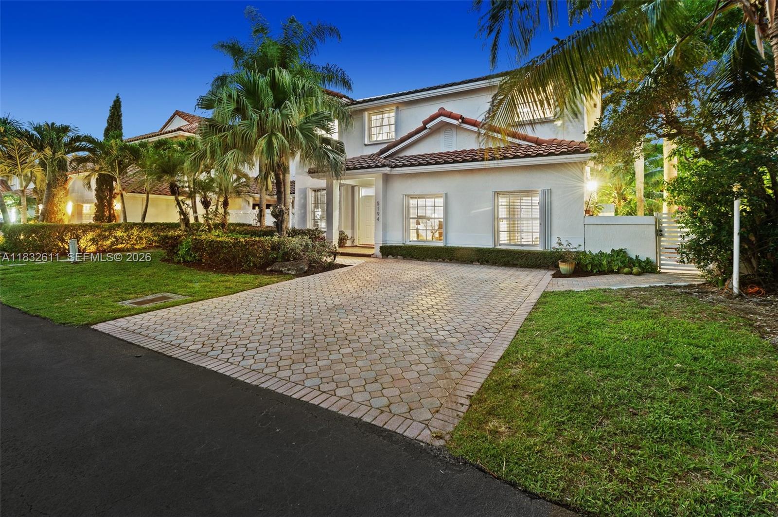 DORAL GLEN T-17816 - Residential