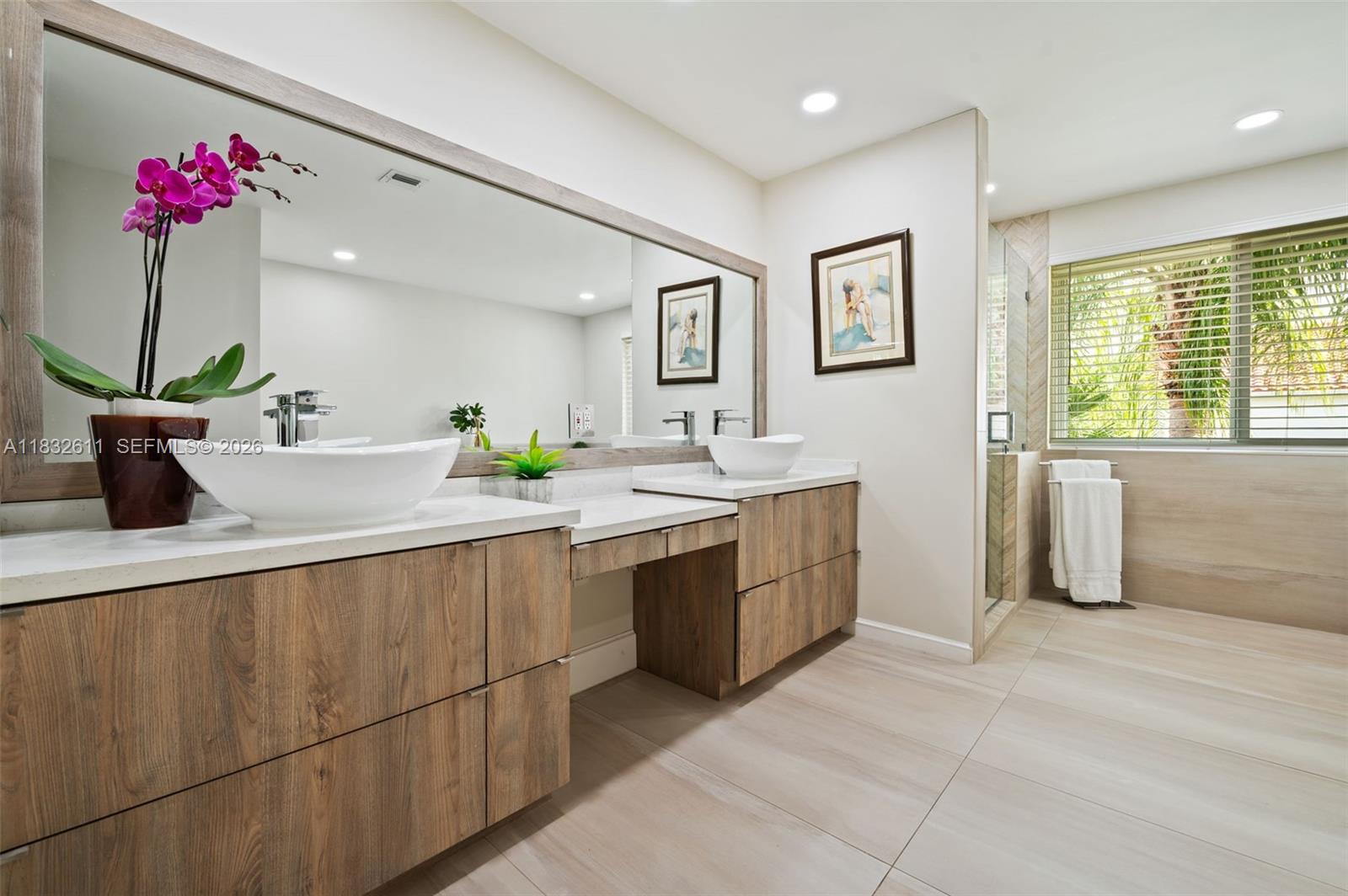 DORAL GLEN T-17816 - Residential