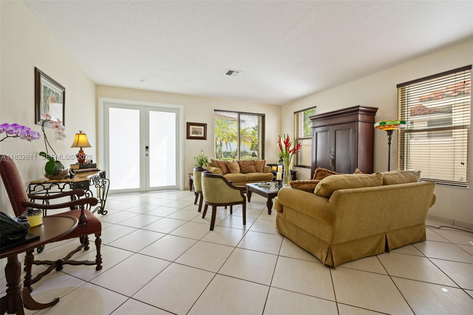 DORAL GLEN T-17816 - Residential