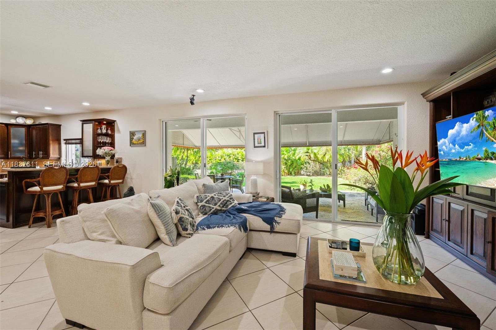 DORAL GLEN T-17816 - Residential