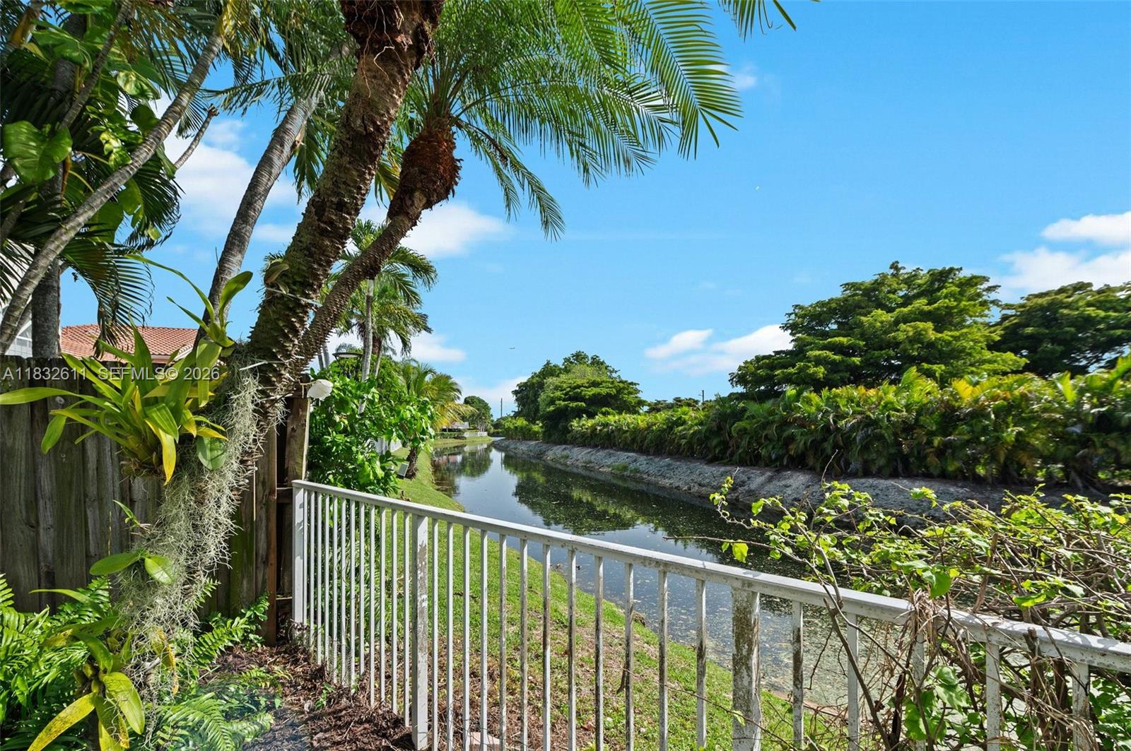 DORAL GLEN T-17816 - Residential