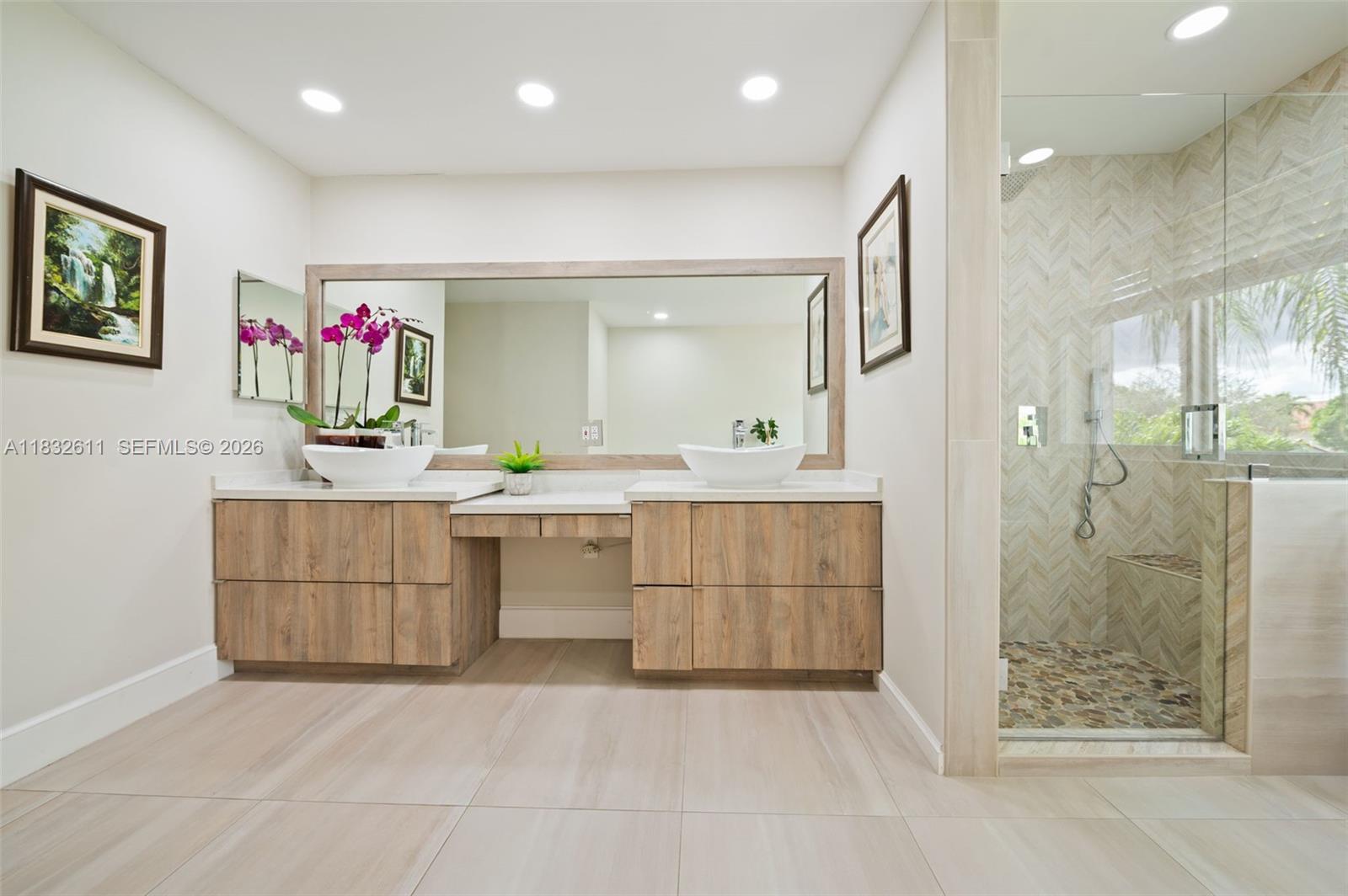 DORAL GLEN T-17816 - Residential