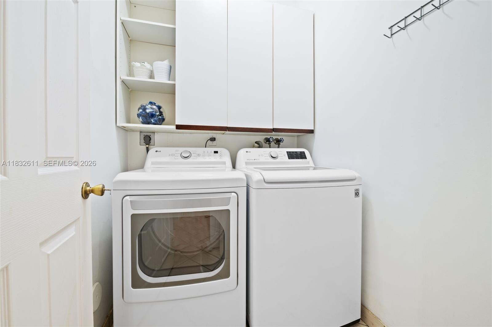 DORAL GLEN T-17816 - Residential