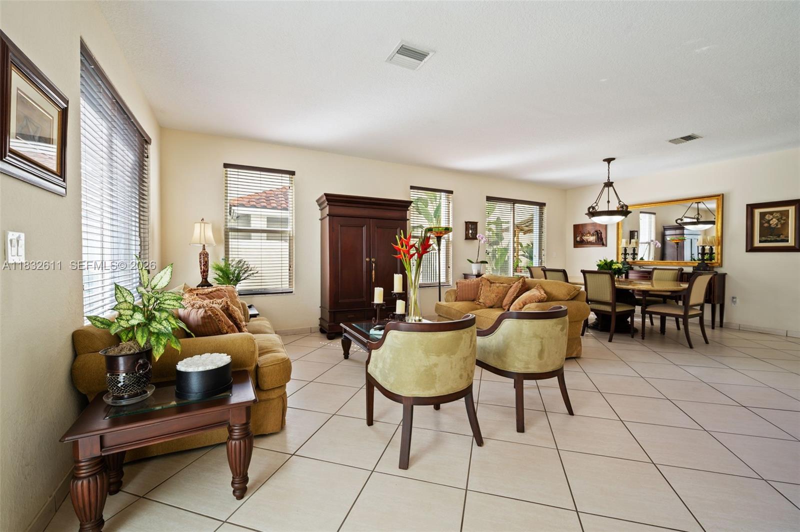 DORAL GLEN T-17816 - Residential