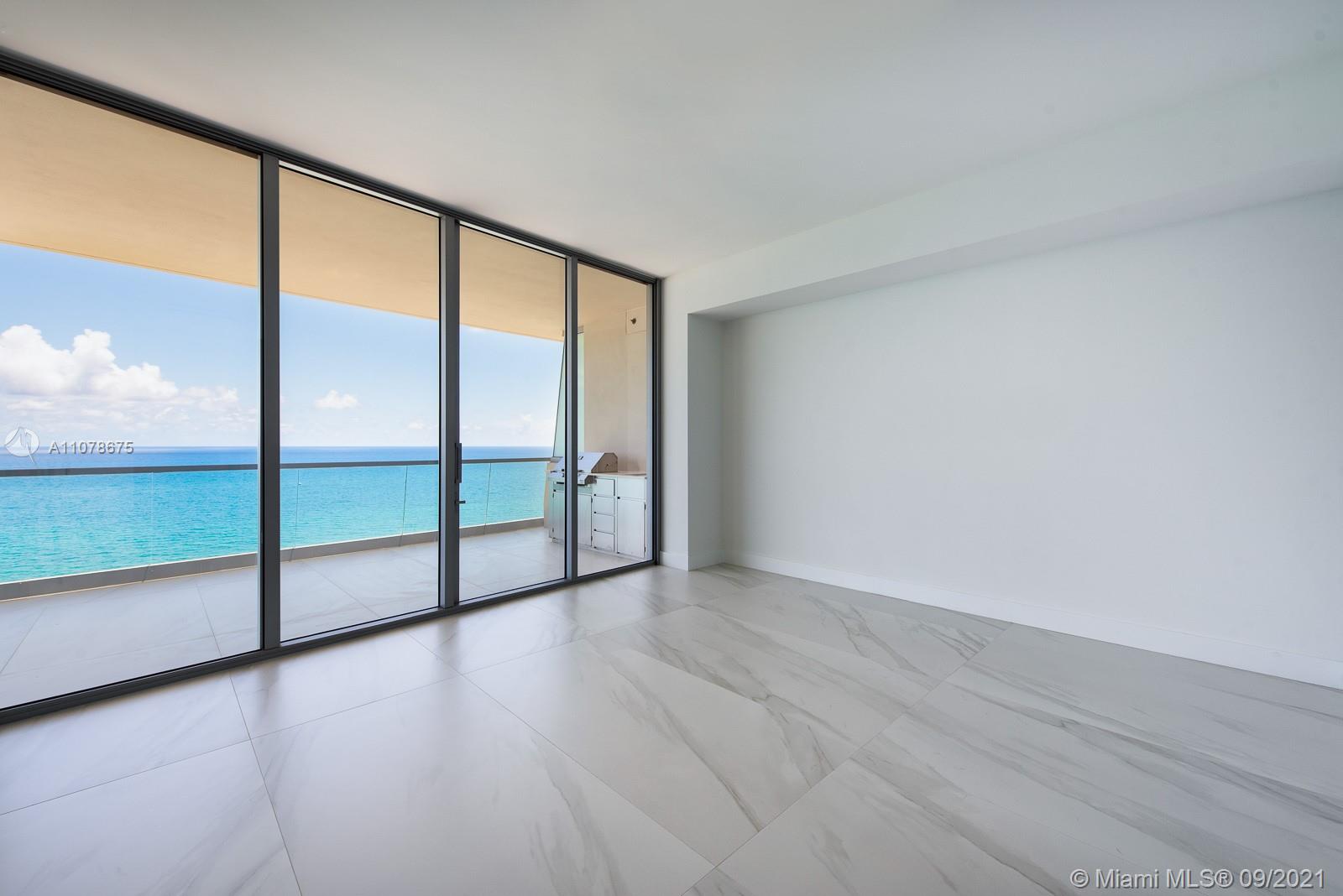 TURNBERRY OCEAN CLUB - Residential