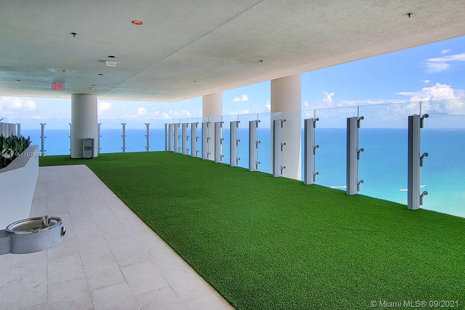 TURNBERRY OCEAN CLUB - Residential