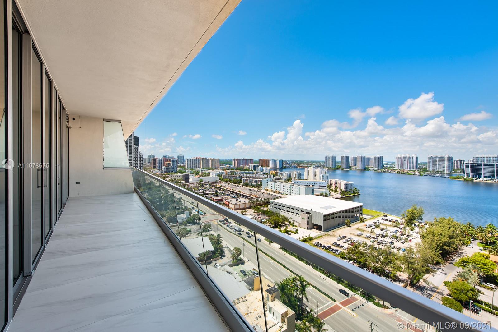 TURNBERRY OCEAN CLUB - Residential