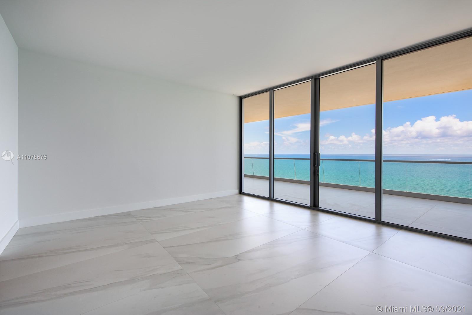 TURNBERRY OCEAN CLUB - Residential