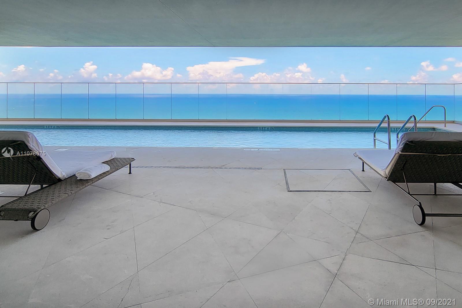 TURNBERRY OCEAN CLUB - Residential