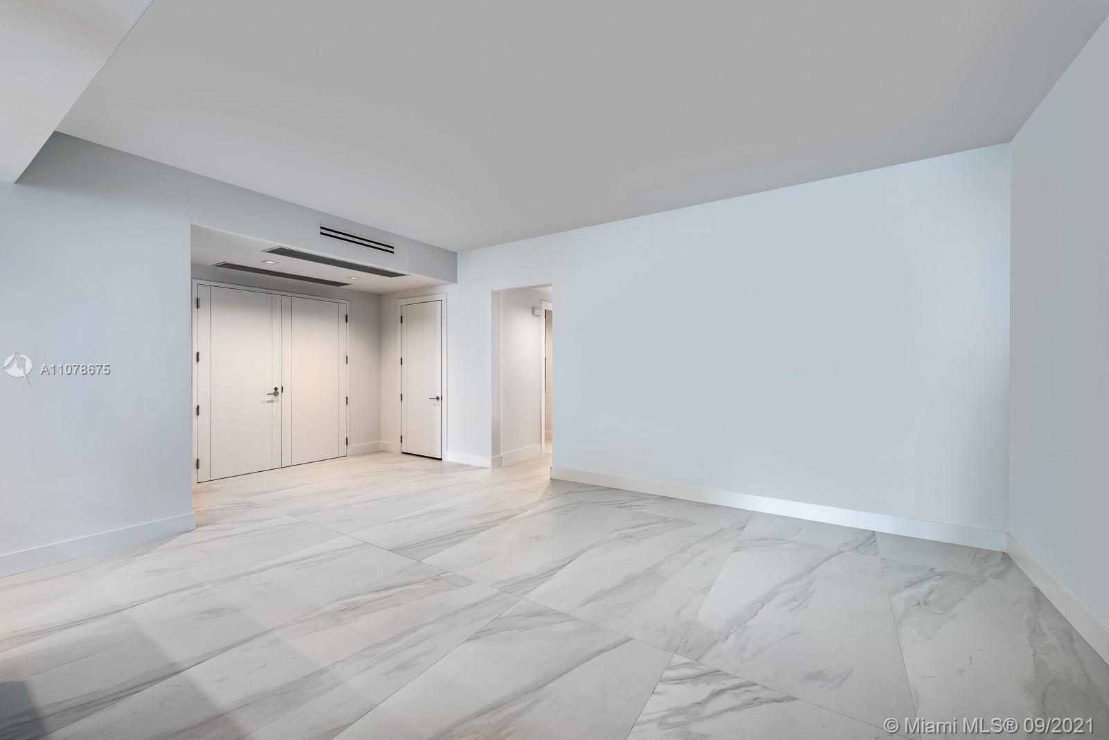 TURNBERRY OCEAN CLUB - Residential