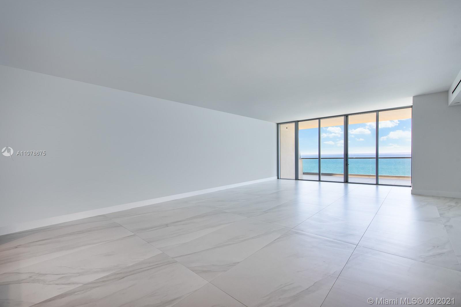 TURNBERRY OCEAN CLUB - Residential