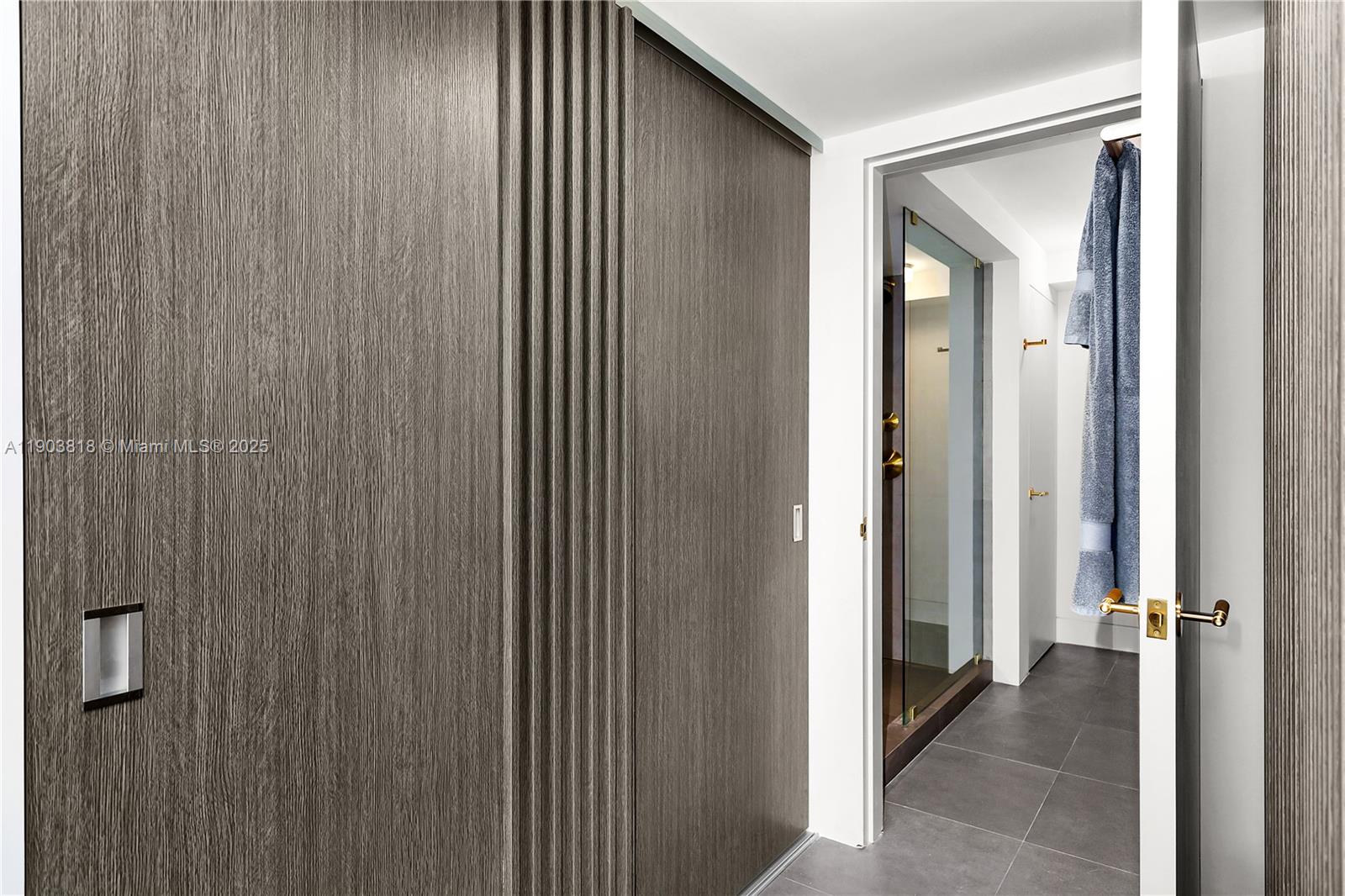 SUNSET HARBOUR SOUTH COND - Residential