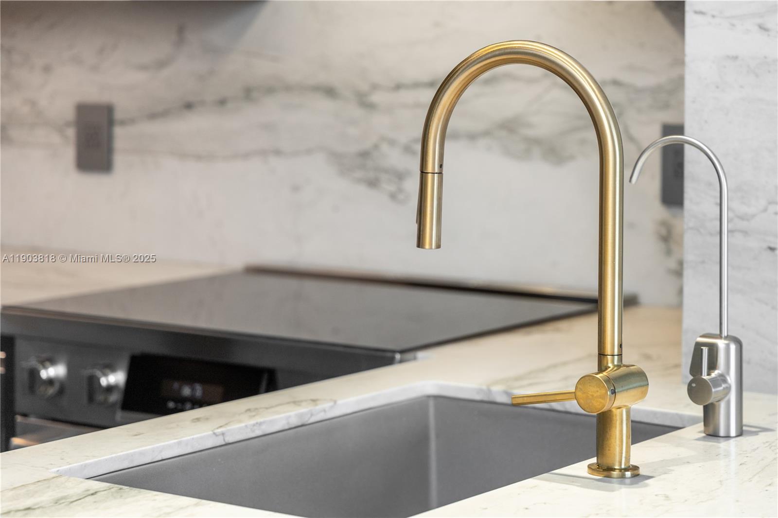 SUNSET HARBOUR SOUTH COND - Residential