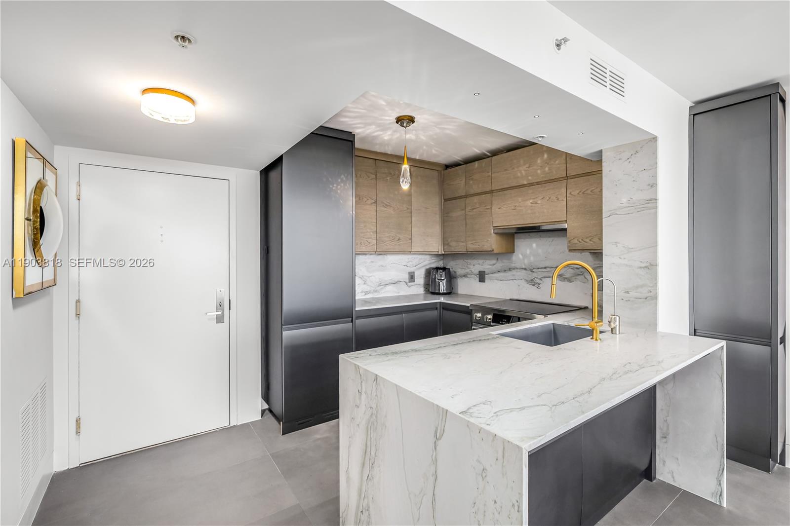 SUNSET HARBOUR SOUTH COND - Residential