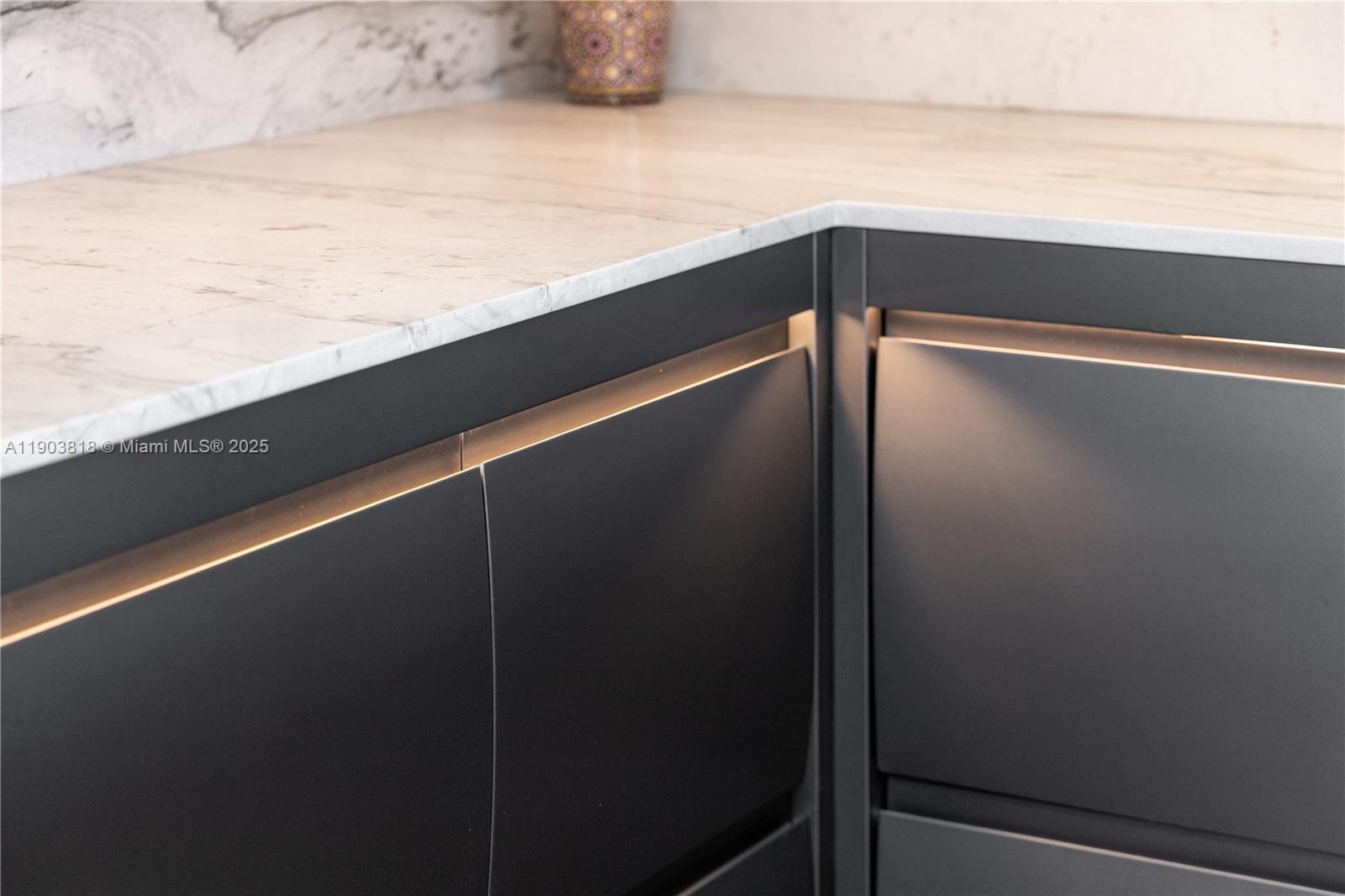 SUNSET HARBOUR SOUTH COND - Residential