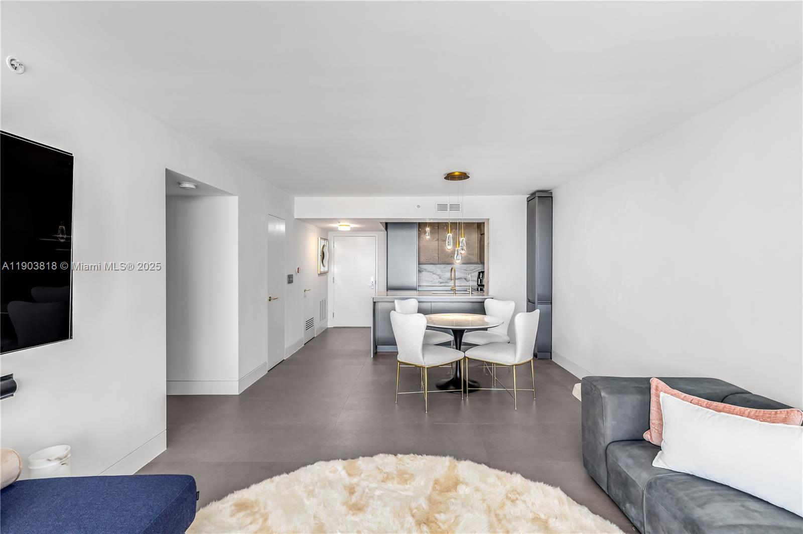 SUNSET HARBOUR SOUTH COND - Residential