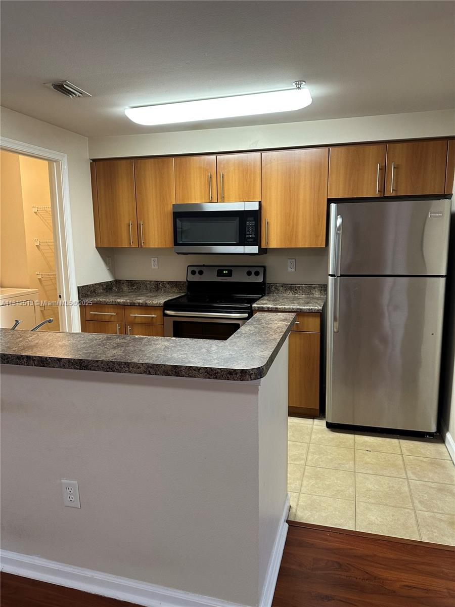 5840 W Sample Rd 306, Coral Springs, Broward County, Florida - 2 Bedrooms  
2 Bathrooms - 