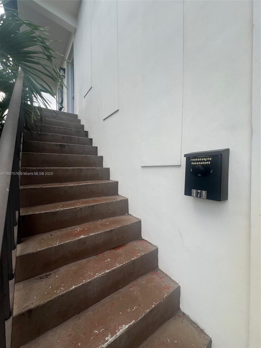 HIALEAH 8TH ADDN - Residential Lease