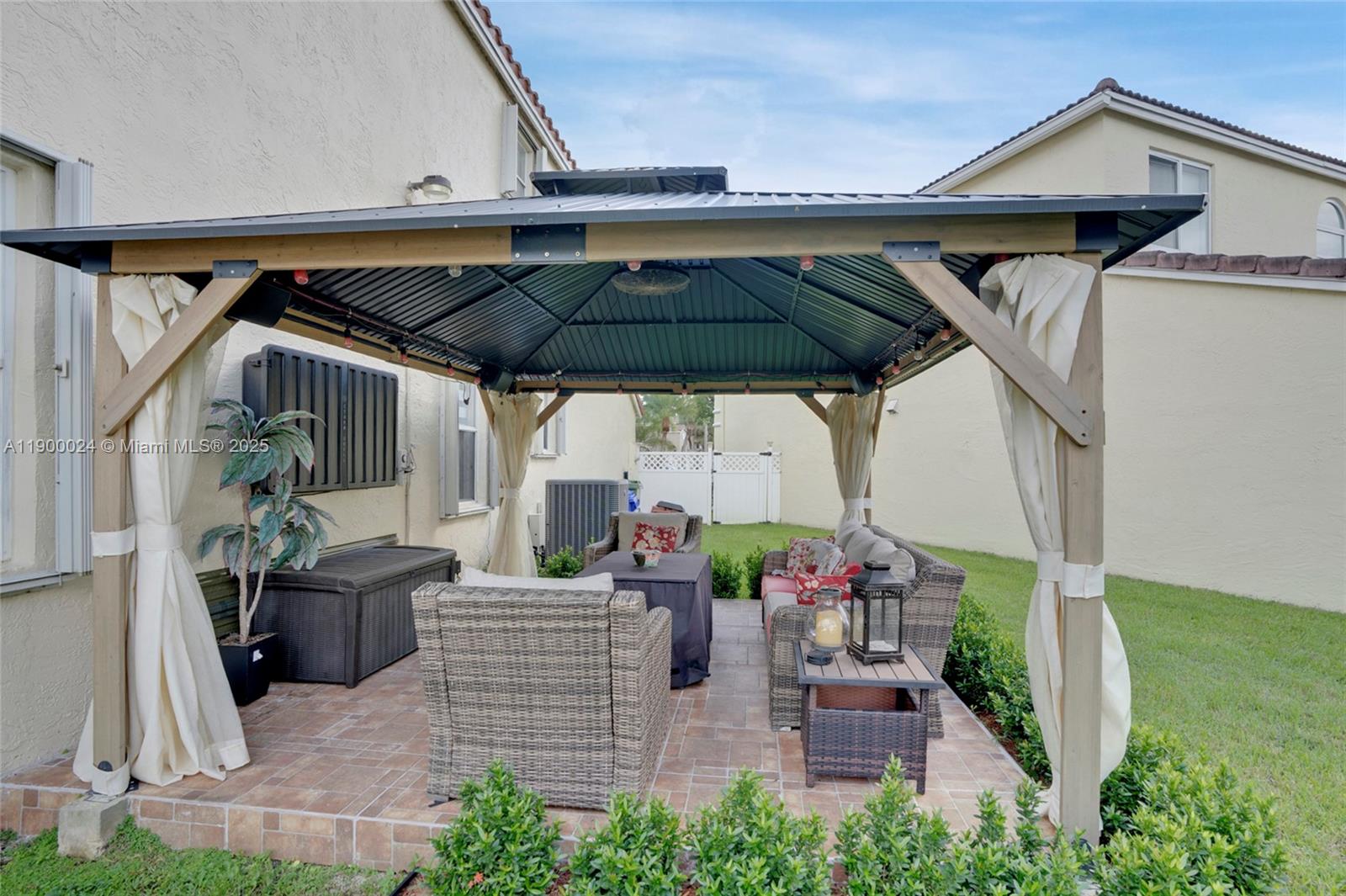 TOWNGATE - Residential