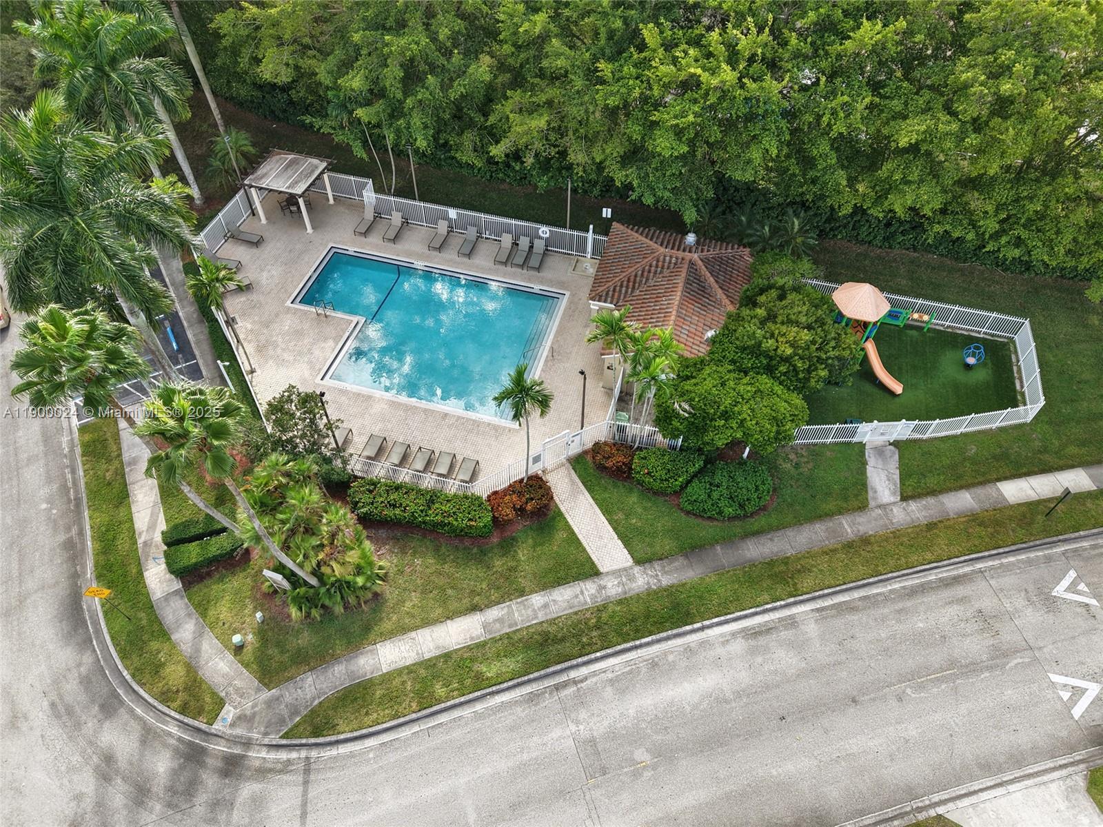 TOWNGATE - Residential