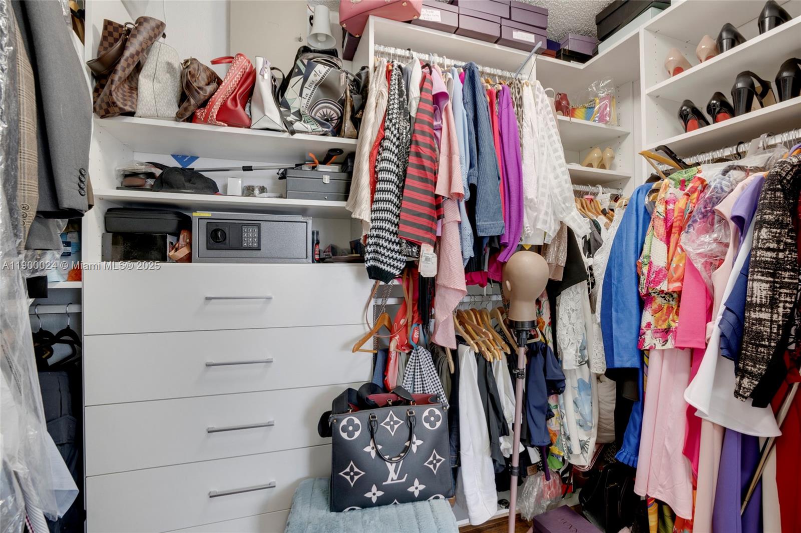 TOWNGATE - Residential