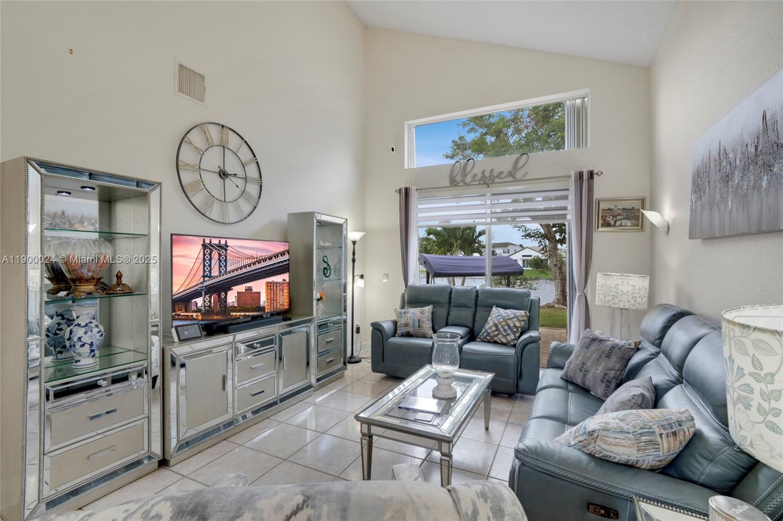 TOWNGATE - Residential