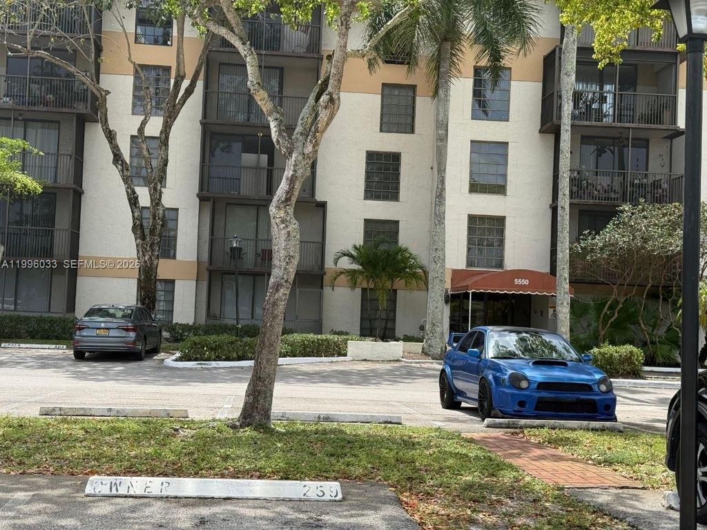 Photo of 5550 NW 44th St 5550 NW 44th #418B, Lauderhill, FL 33319 (MLS # A11996033)