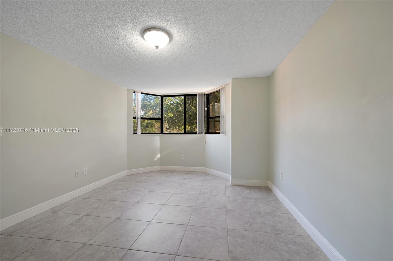 PLANTATION FOREST CONDO - Residential