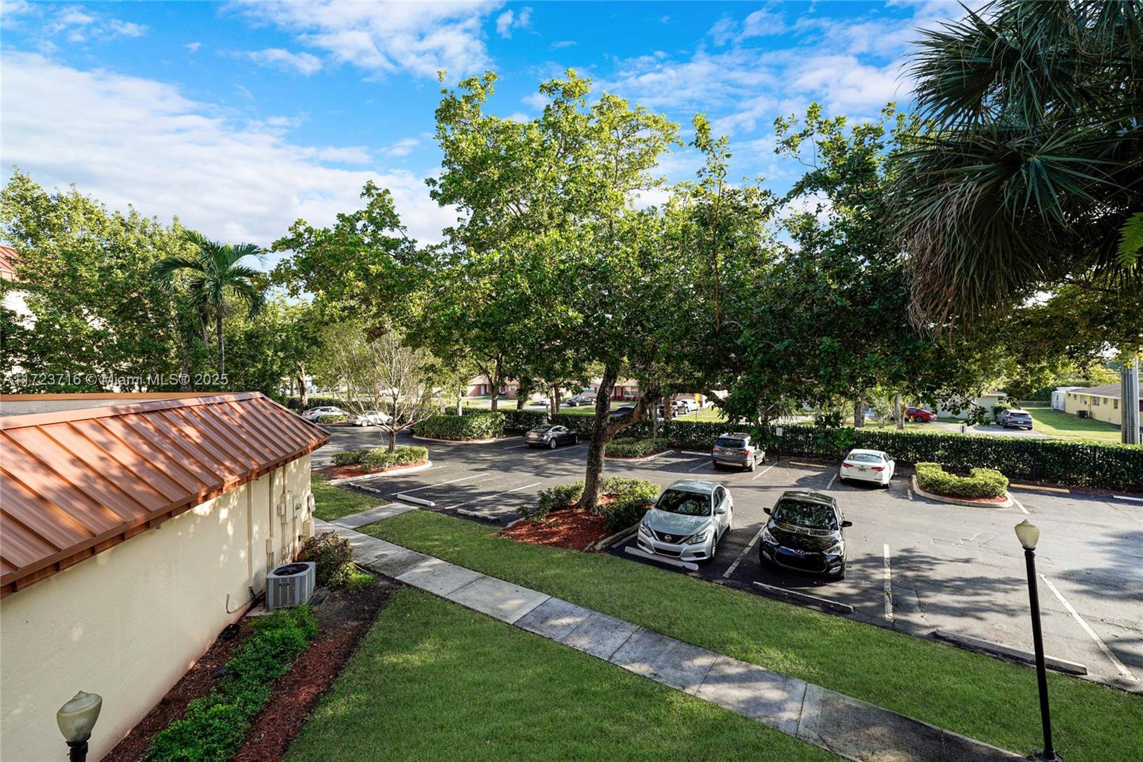 PLANTATION FOREST CONDO - Residential