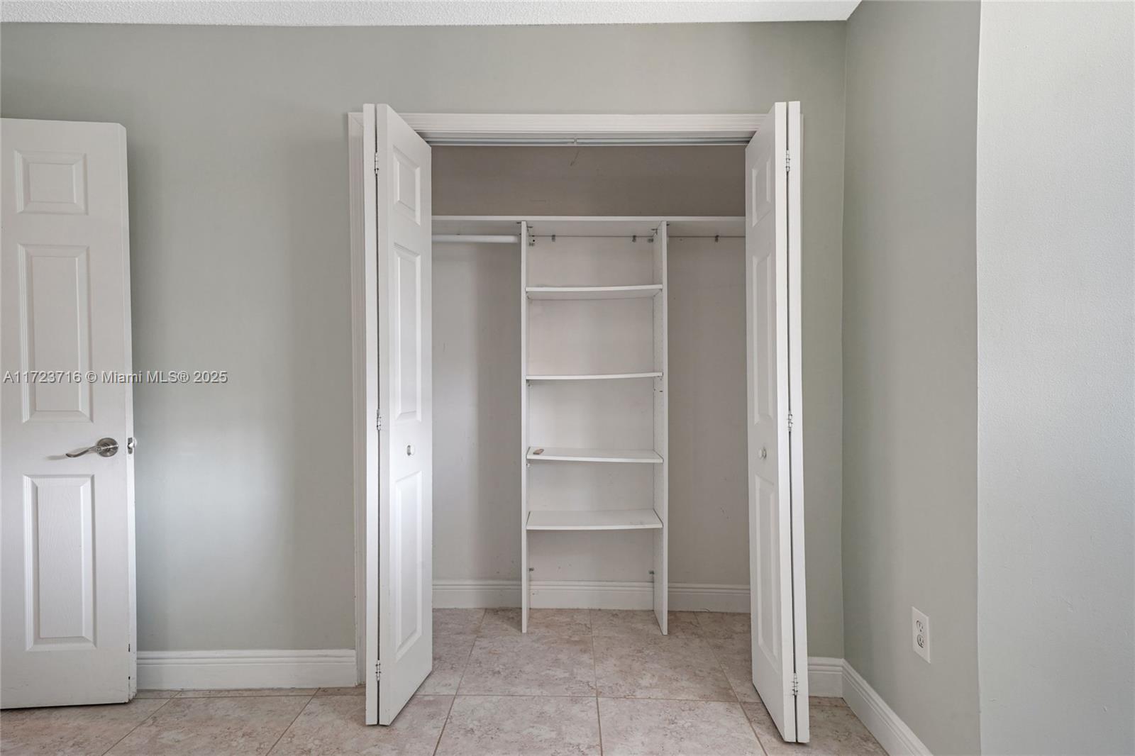 PLANTATION FOREST CONDO - Residential