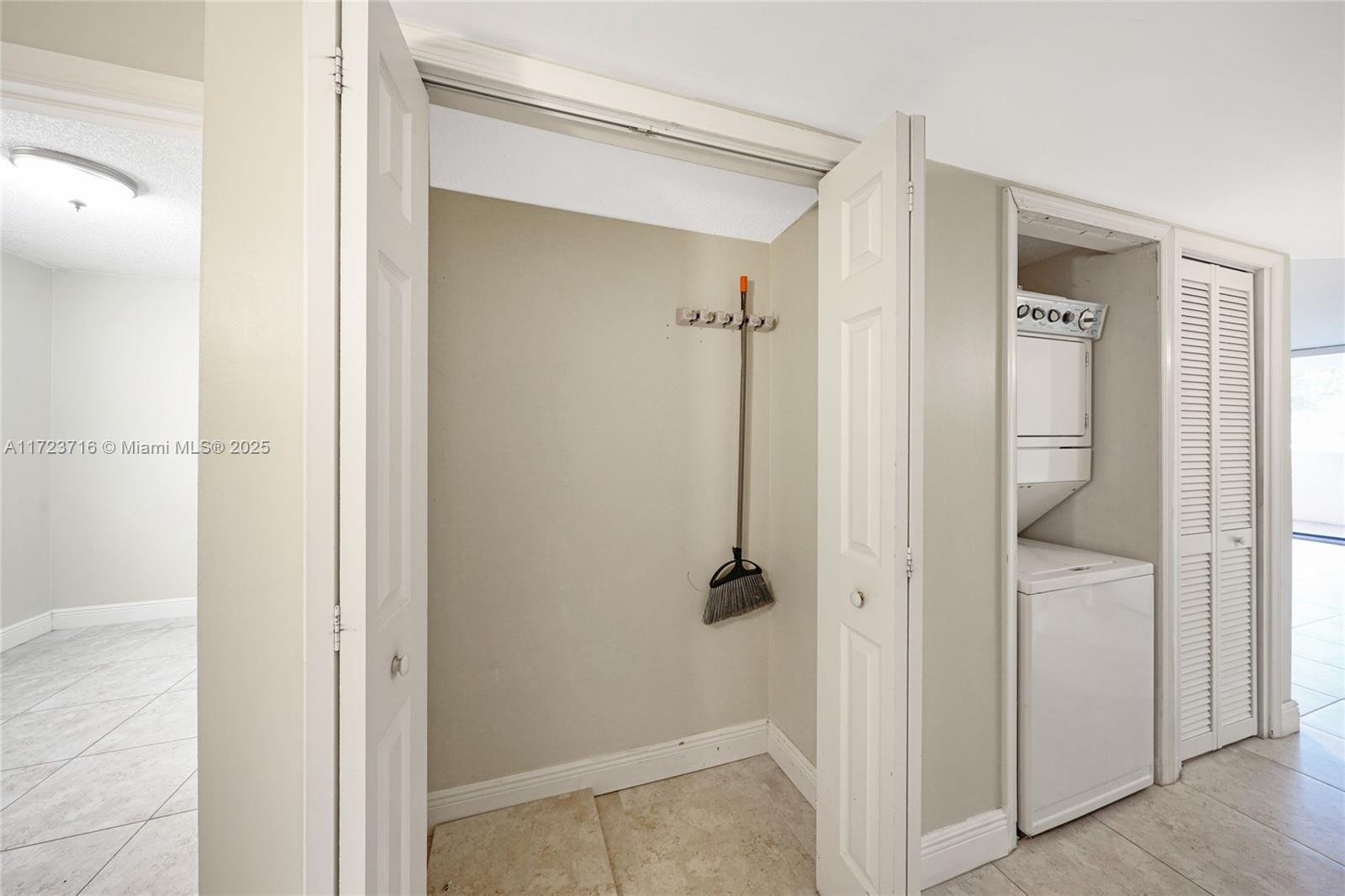 PLANTATION FOREST CONDO - Residential
