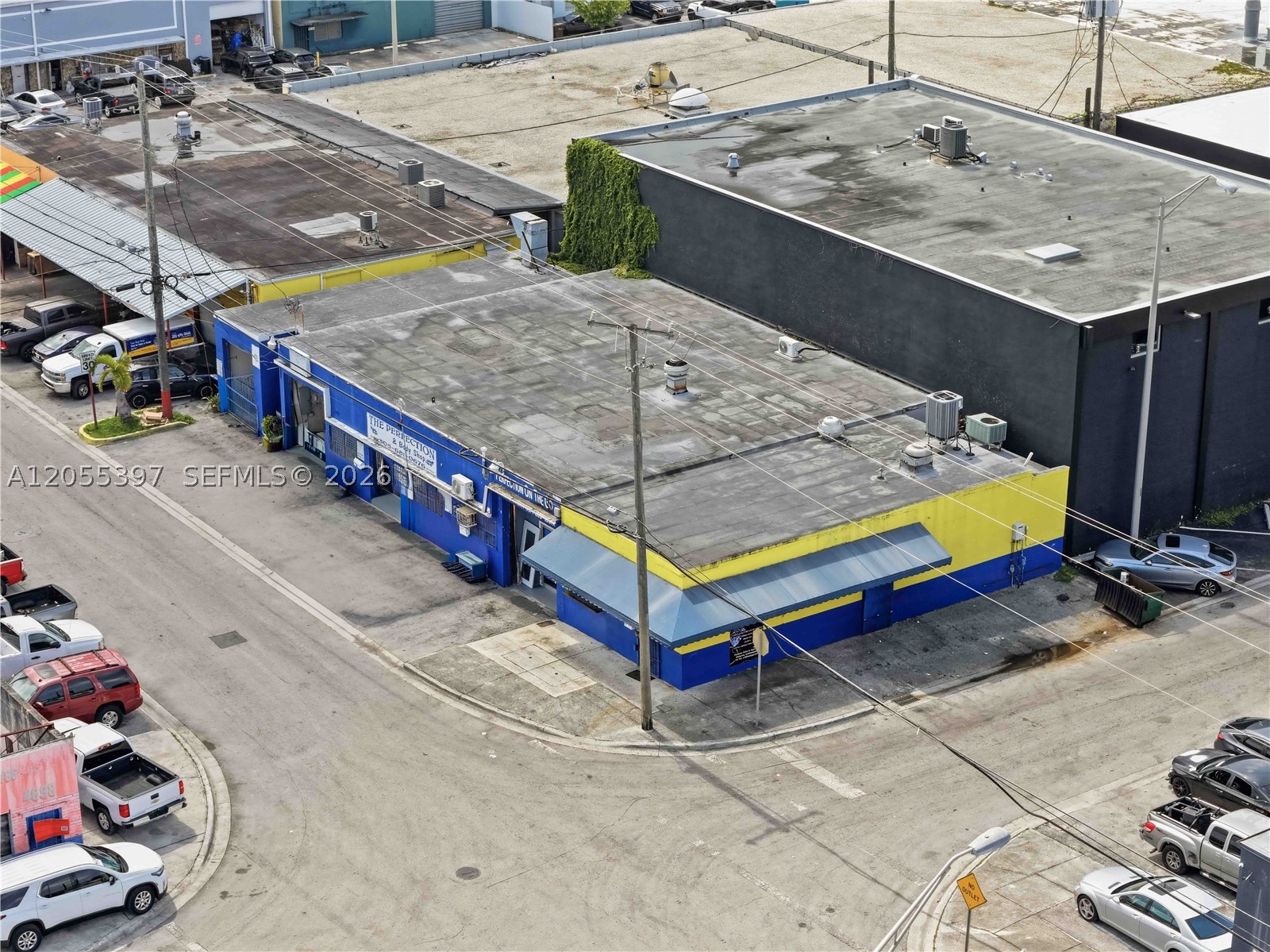 1081 E 47th St