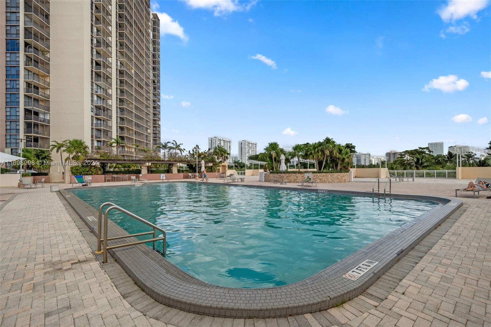 CORONADO CONDO- TOWER II - Residential