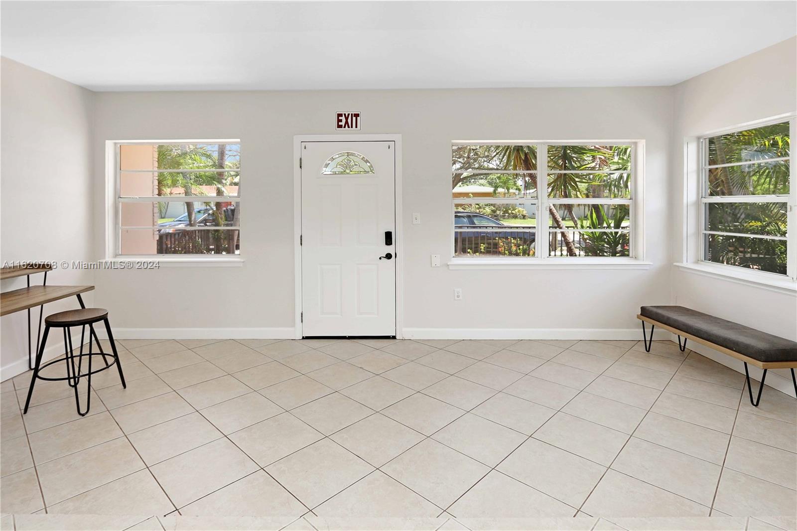 HOLLYWOOD LAKES SEC - Residential