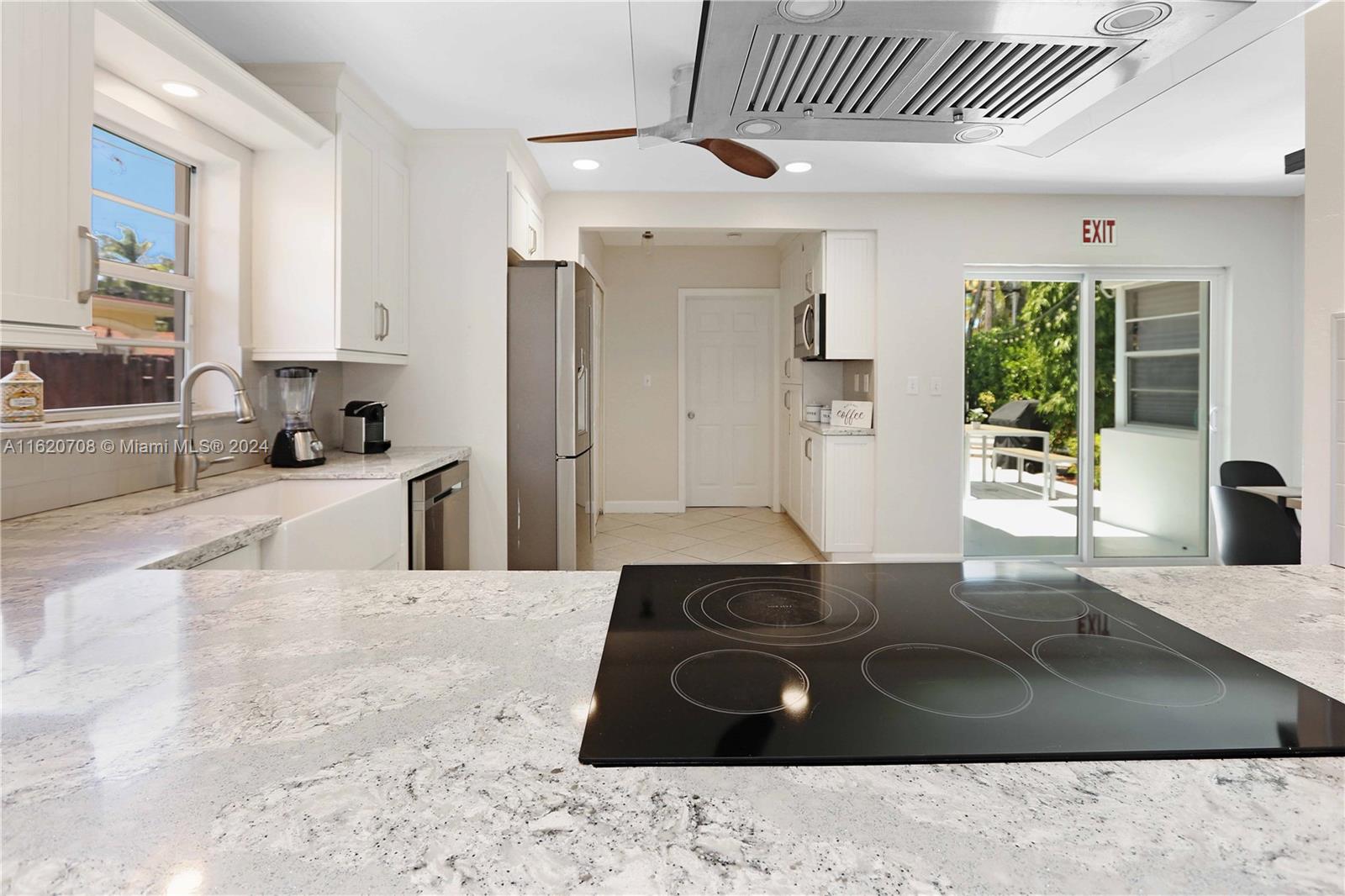 HOLLYWOOD LAKES SEC - Residential
